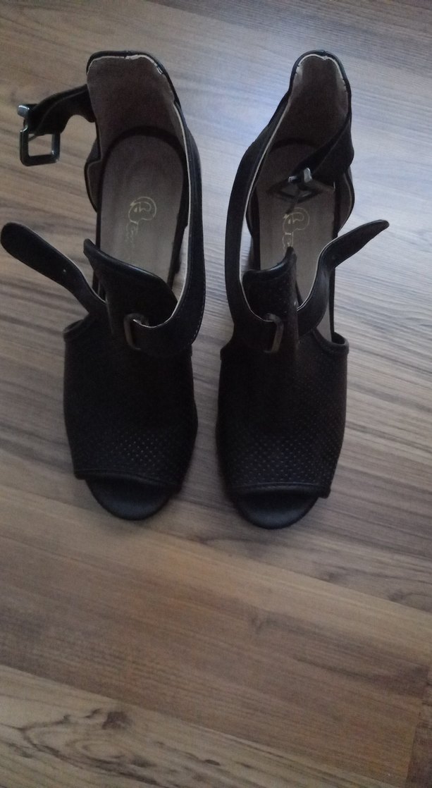 Siyah Tokalı Topuklu Kadın Ayakkabı O Ayarında - Görsel 4