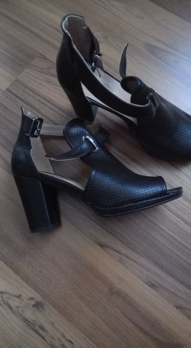 Siyah Tokalı Topuklu Kadın Ayakkabı O Ayarında - Görsel 3