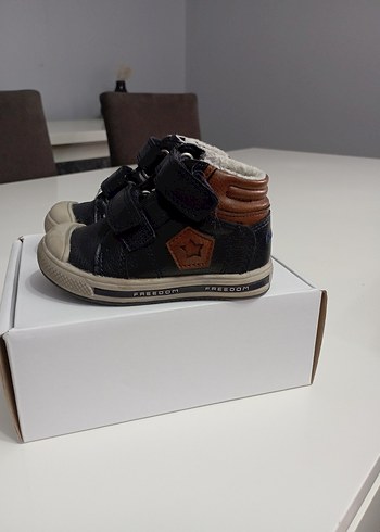 Kahverengi Erkek Çocuk Street Wear Bot