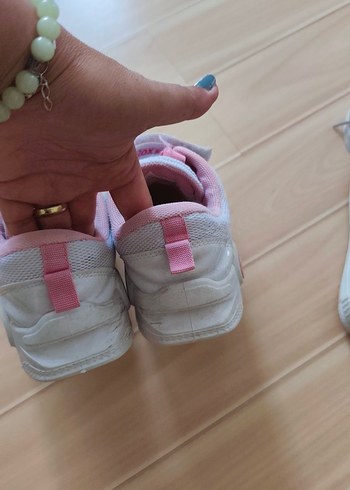 31 Beden Kız Çocuk Pembe Nakışlı Spor Ayakkabı