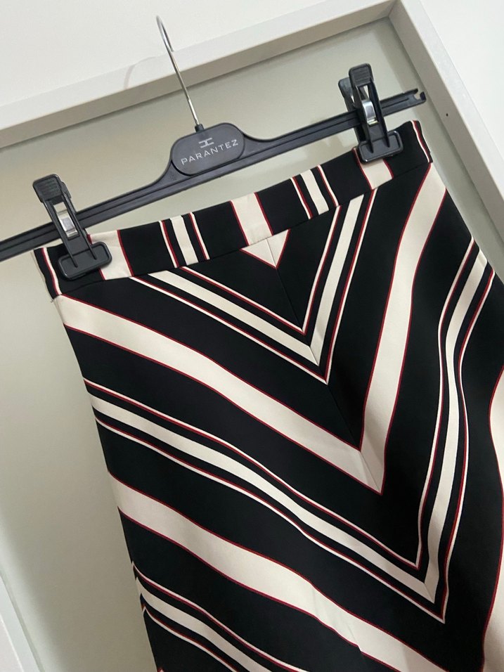 Çizgili Siyah Mini Pilili Kadın Etek - Görsel 3