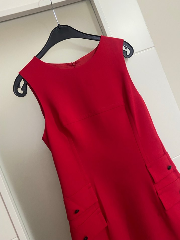 Düğmeli Kırmızı Kolsuz Midi Elbise - Görsel 2