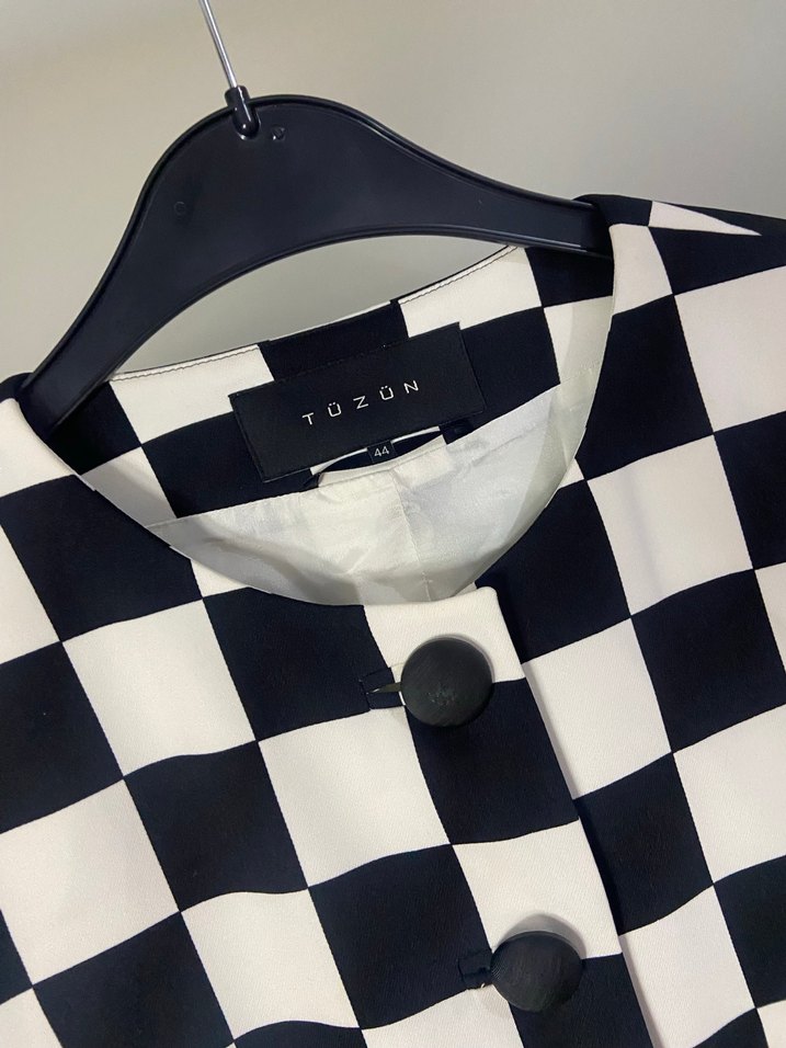 Düğmeli Siyah Beyaz Kareli Kadın Blazer - Görsel 2