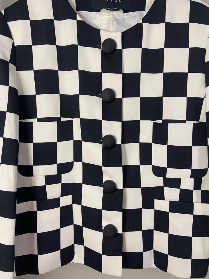 Düğmeli Siyah Beyaz Kareli Kadın Blazer - Görsel 3