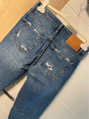 34 Beden mavi Renk Zara jean