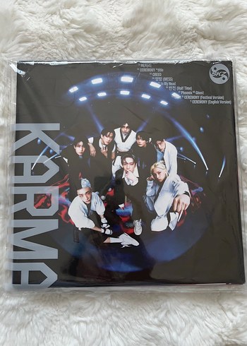 Stray Kids KARMA Albümü