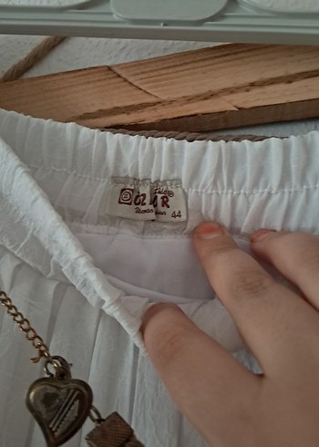 Beyaz Piliseli Uzun Etek - Görsel 4