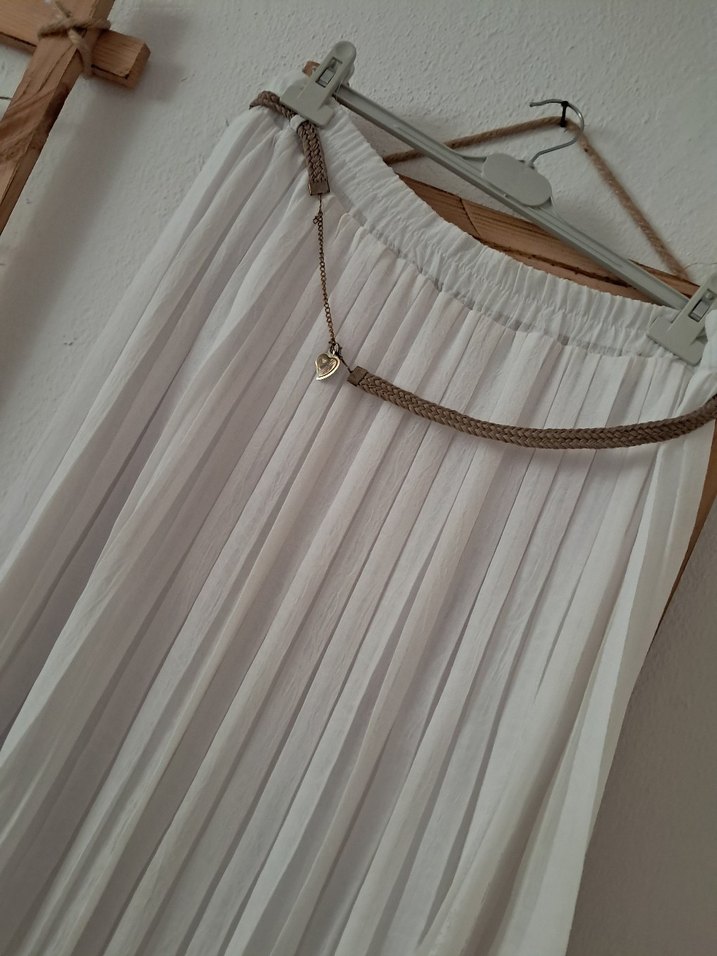 Beyaz Piliseli Uzun Etek - Görsel 2