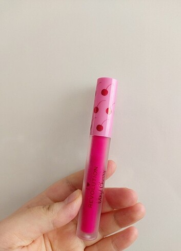 Revolution Lipstick Vinly Cherry