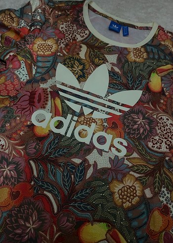 Renkli Bohem Adidas Tişört