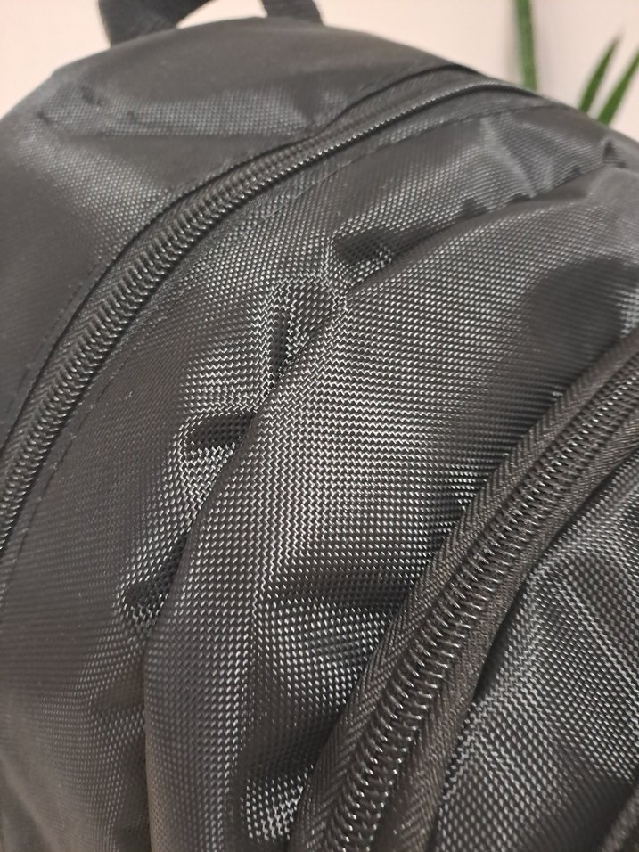 Siyah Fermuarlı Sırt Çantası - Görsel 5