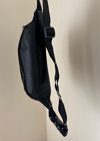 Siyah Deri Bel Çantası - Görsel 2