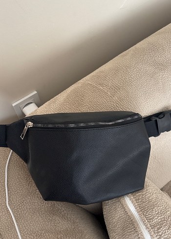 Siyah Deri Bel Çantası - Görsel 3