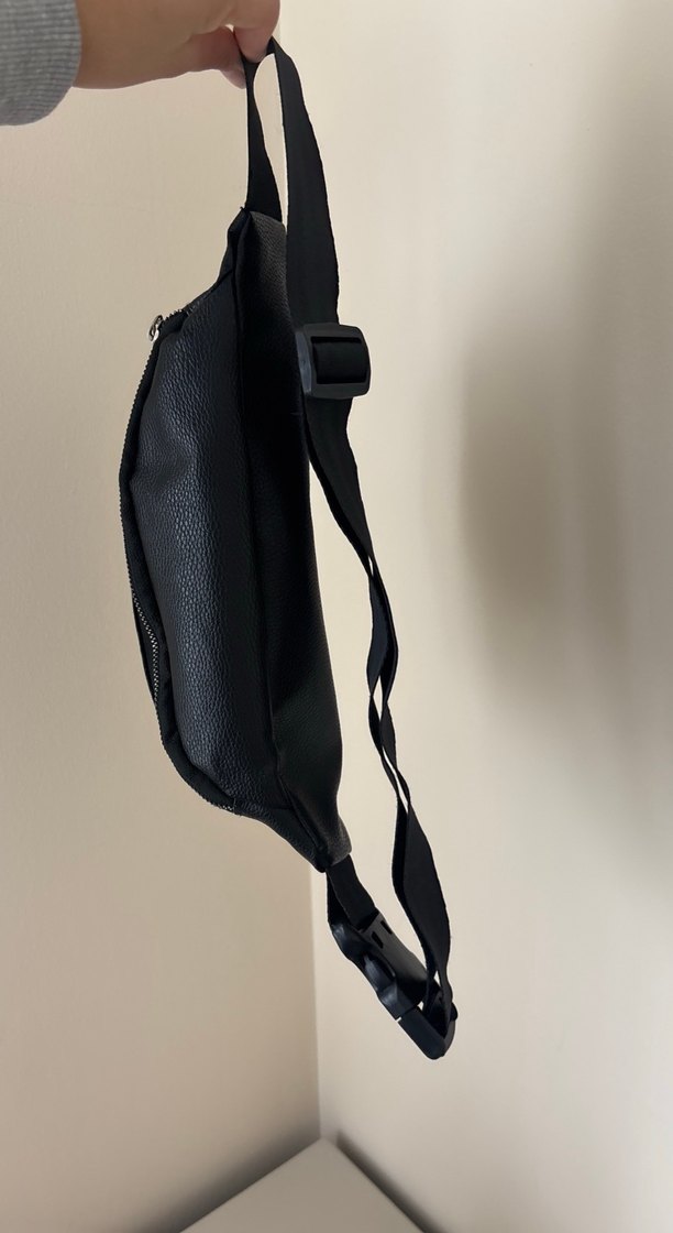 Siyah Deri Bel Çantası - Görsel 2