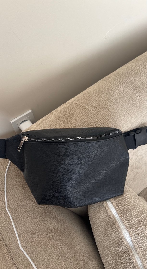 Siyah Deri Bel Çantası - Görsel 3