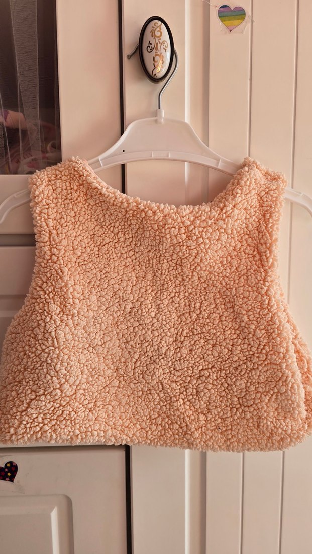 Kız Çocuk Bej Kürklü Kolsuz Yelek - Görsel 2