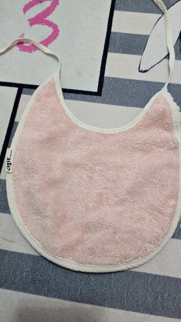 Pembe Nakışlı Bebek Önlüğü - Görsel 2