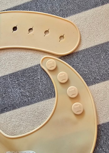 Bej Baskılı Bebek Mama Önlüğü - Görsel 3