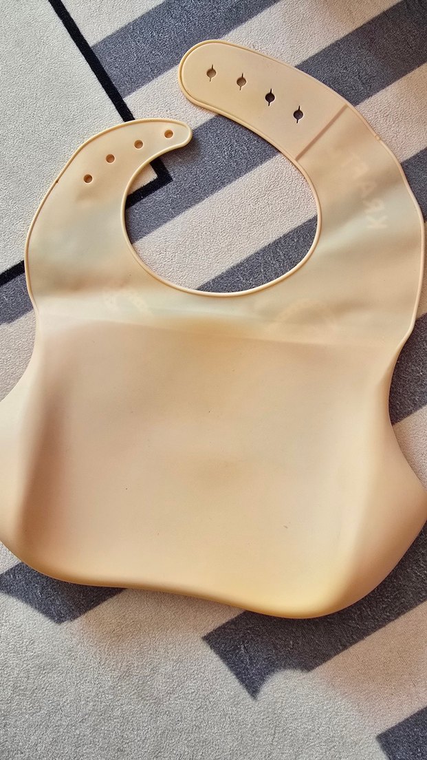 Bej Baskılı Bebek Mama Önlüğü - Görsel 2