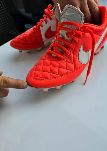 42 Beden kırmızı Renk Kırmızı Bağcıklı Erkek Futbol Ayakkabısı