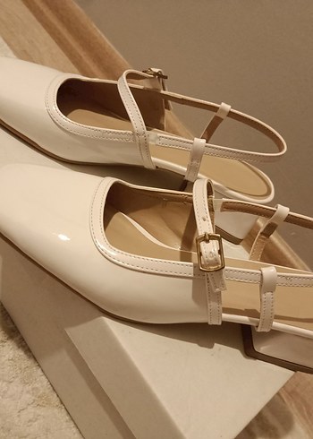 Beyaz Tokalı Blok Topuklu Kadın Babet - Görsel 3