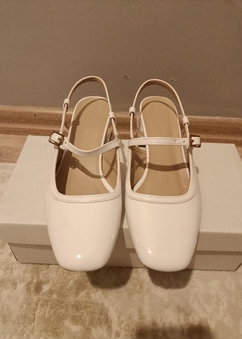 Beyaz Tokalı Blok Topuklu Kadın Babet - Görsel 2