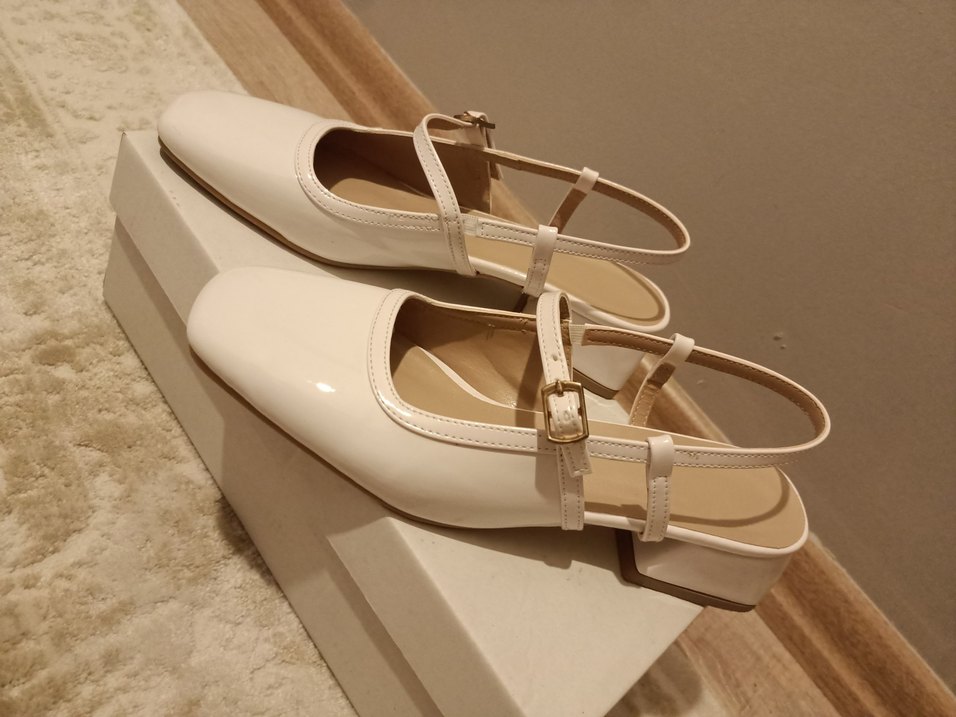 Beyaz Tokalı Blok Topuklu Kadın Babet - Görsel 3