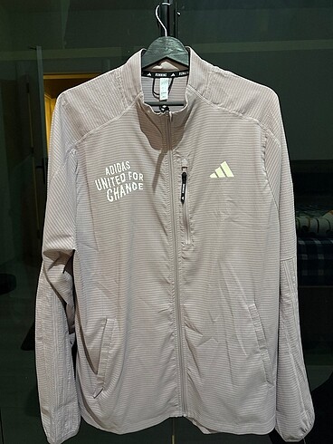 Adidas rüzgarlık
