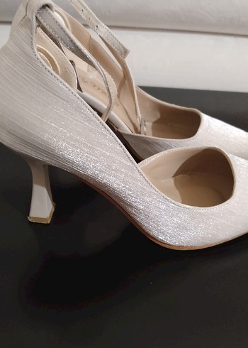 37 Beden Krem Stiletto Kadın Ayakkabı