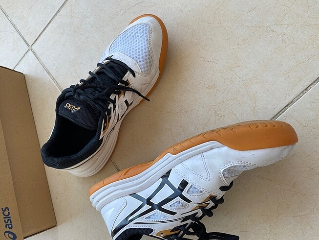 42.5 Beden beyaz Renk Asics Upcourt 4 jel taban salon ayakkabısı