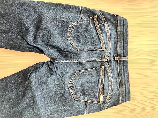 34 Beden mavi Renk MANGO PUSH UP JEAN