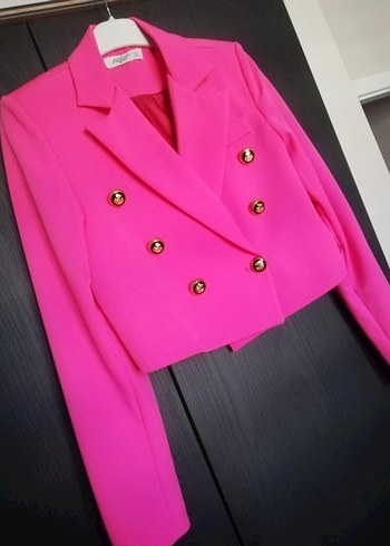 Pembe Düğmeli Kısa Kesim Kadın Blazer - Görsel 2