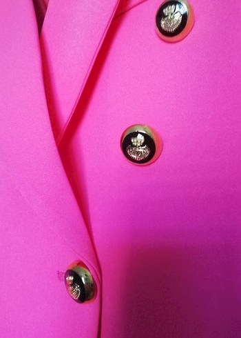 Pembe Düğmeli Kısa Kesim Kadın Blazer - Görsel 3