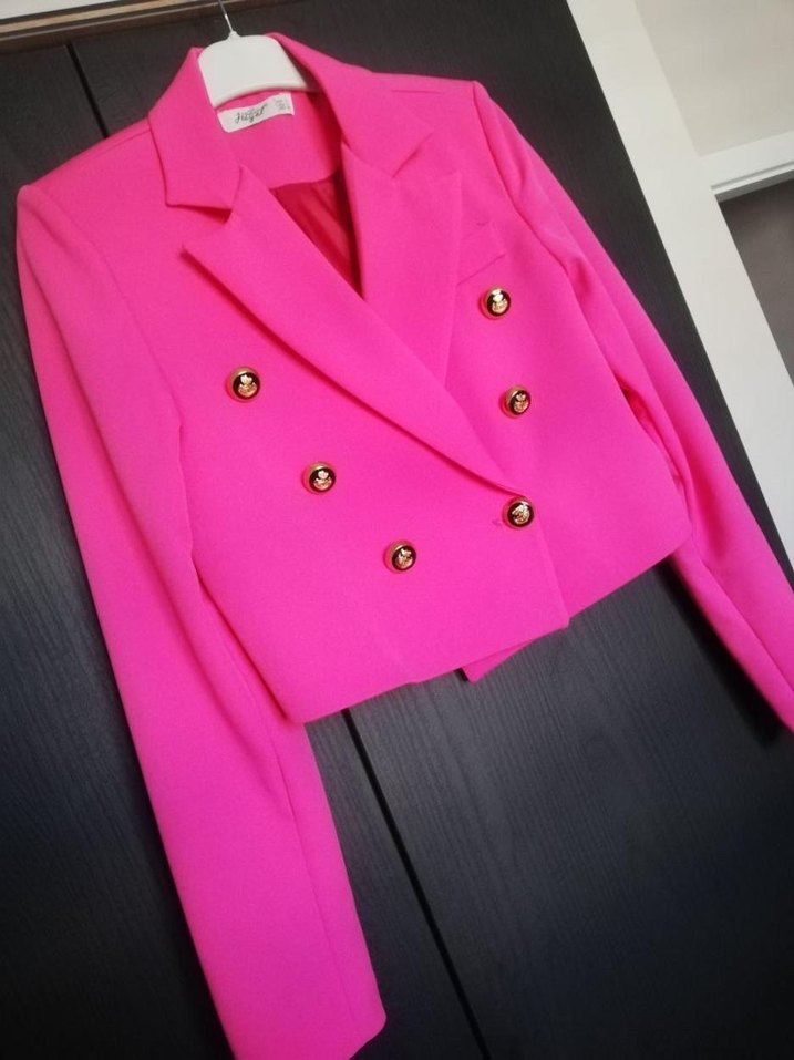 Pembe Düğmeli Kısa Kesim Kadın Blazer - Görsel 2
