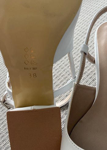 Beyaz Kadın Klasik Topuklu Ayakkabı - Görsel 3