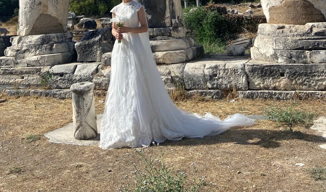 Dantel Detaylı Uzun Beyaz Gelinlik - Görsel 2