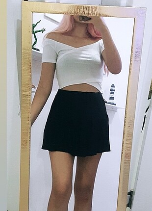 Beyaz yaka dekolteli crop top
