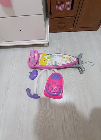 Oyuncak ütü masası