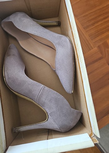 Bej Süet Stiletto Topuklu Kadın Ayakkabı