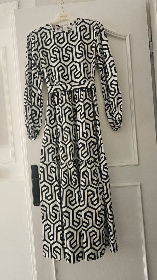 Desenli Siyah-Gri Kuşaklı Uzun Kadın Elbise - Görsel 2