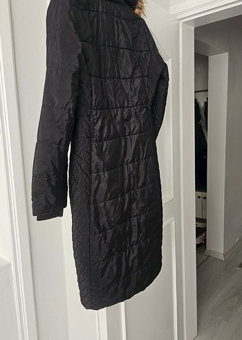 Siyah Uzun Kürklü Kapüşonlu Mont - Görsel 5