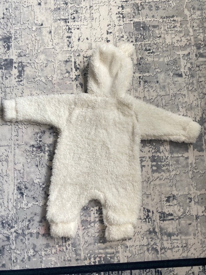 Kapüşonlu Beyaz Kürklü Bebek Tulumu - Görsel 2