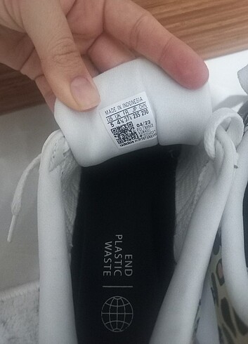 37 Beden beyaz Renk Adidas Superstar