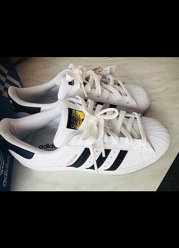 Adidas Superstar