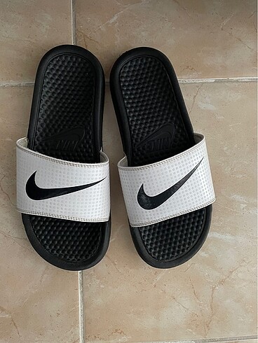 Nike terlik