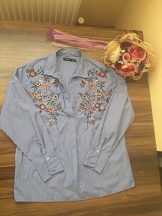 Bershka çiçekli gömlek