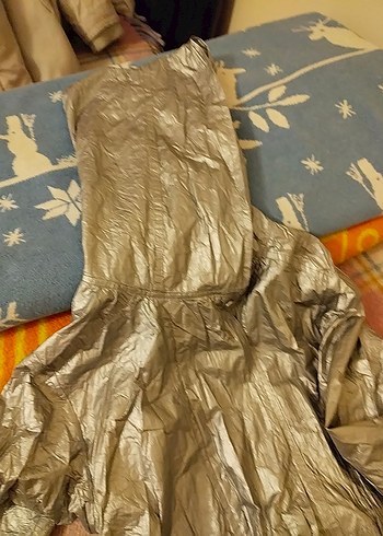 Gri Midi Kadın Yağmurluk - Görsel 4