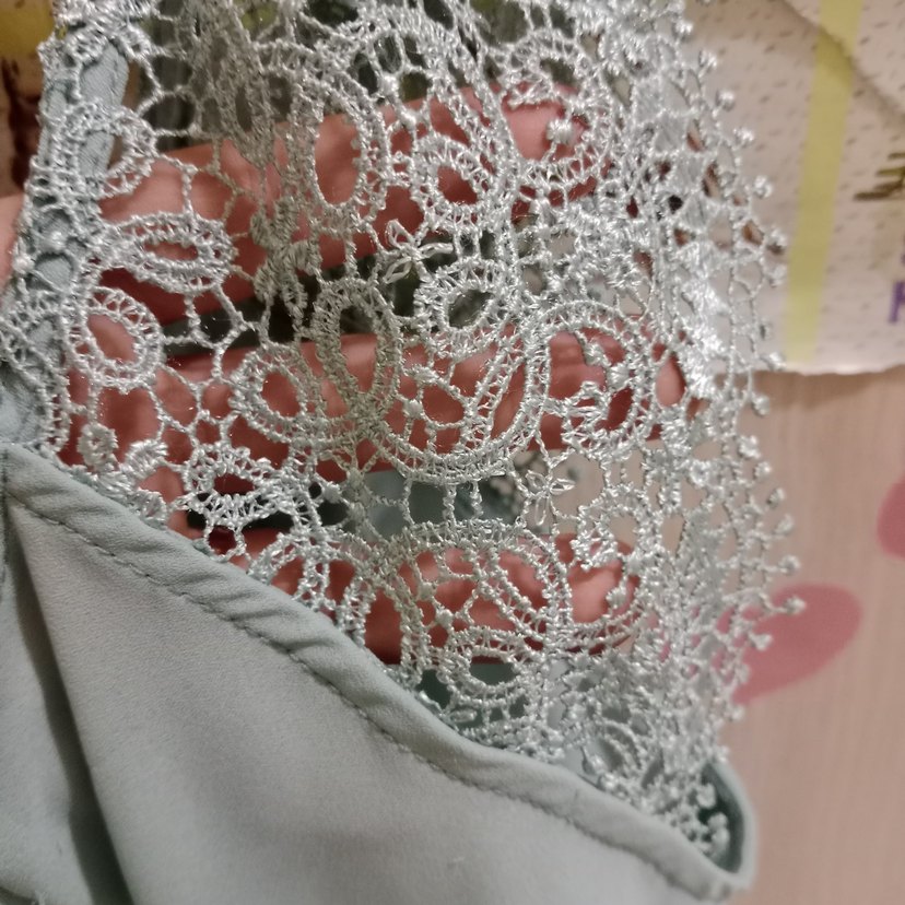 Dantel Detaylı Turkuaz V Yaka Kolsuz Bluz - Görsel 4