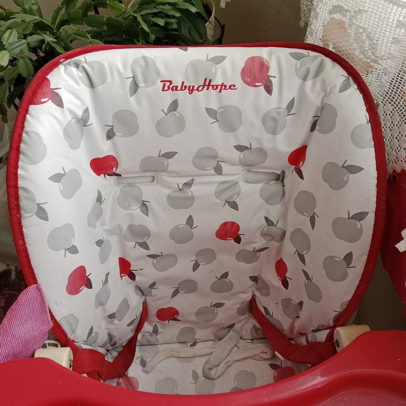 Kırmızı Gri Desenli Bebek Mama Sandalyesi - Görsel 2