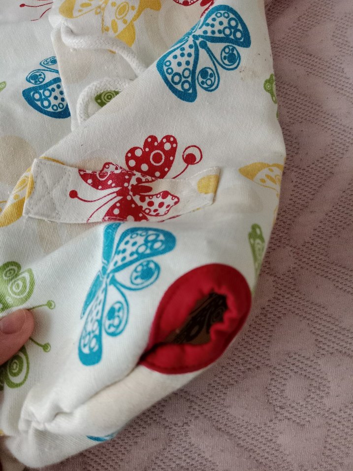 Renkli Kelebek Desenli mama sandalyesi bağlama - Görsel 3